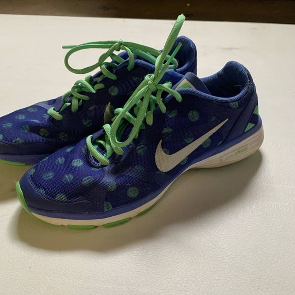 Women’s Nike Shoes - Picture 1 of 1